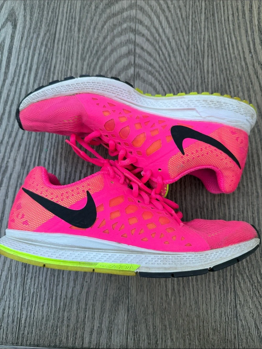 Nike Pegasus 31 Women's Hot Pink and Black Athletic Running Shoes